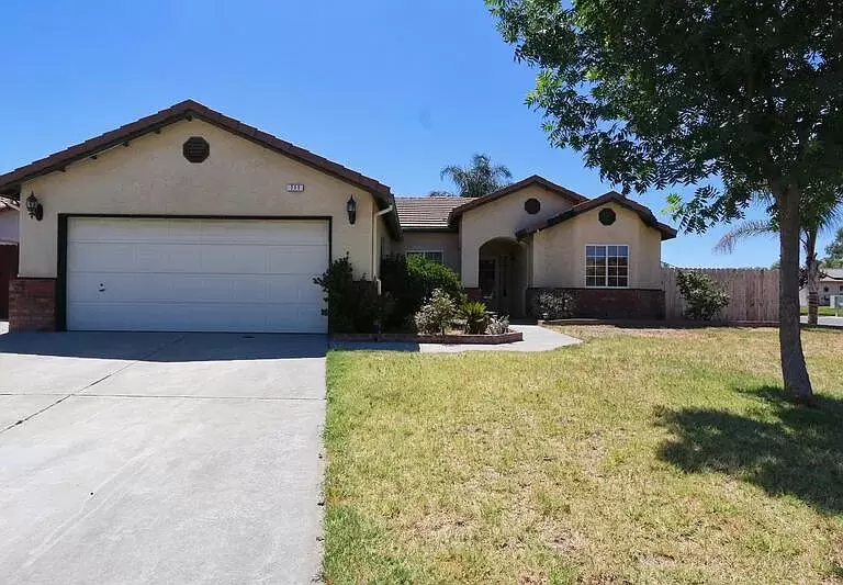 4 beds 2 baths single family home for rent in Lemoore CA 93245