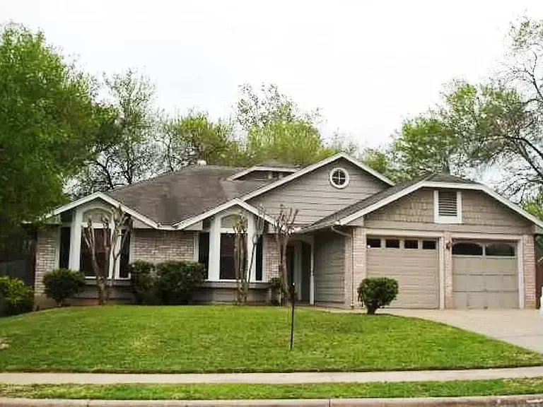 3 beds 2 baths single family home for rent im  Austin TX 78758