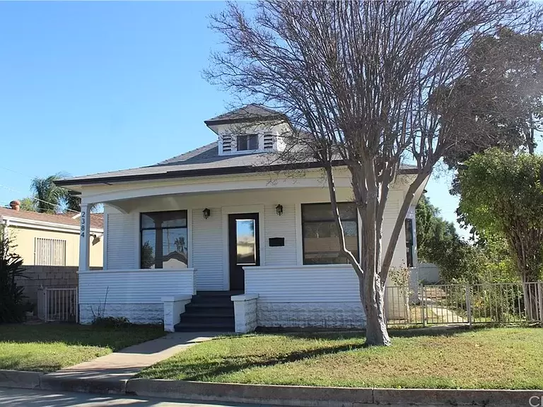 3 beds 2 baths single family home for rent in Riverside CA 92507