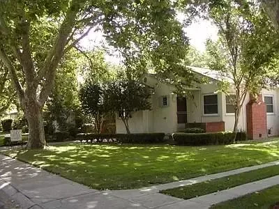 3 beds 1 bath single family home for rent in Sacramento CA 95820
