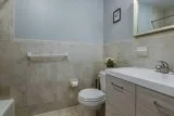 3br - Spacious and Sunny Duplex luxurious retreat - No broker fe