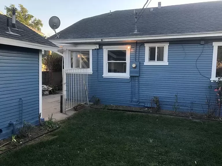 2 beds 1 bath single family home for rent in Riverside CA 92501