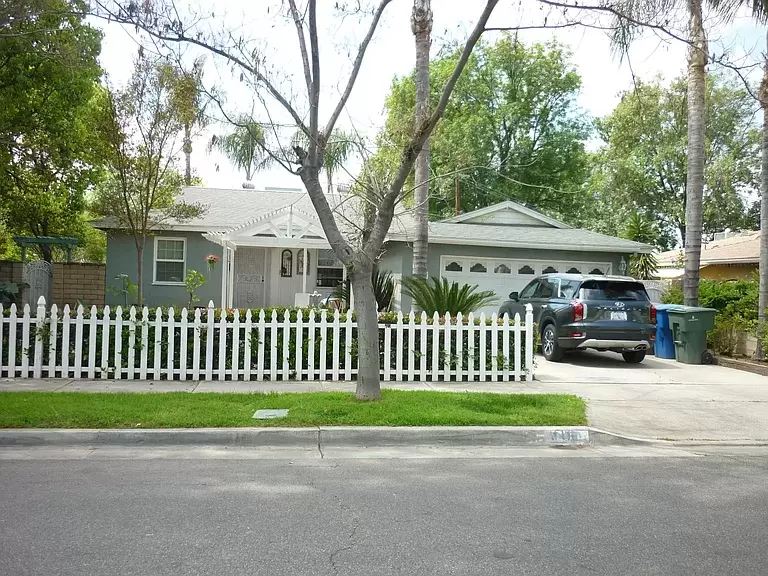 3 beds 2 baths single family home for rent in Riverside CA 92506