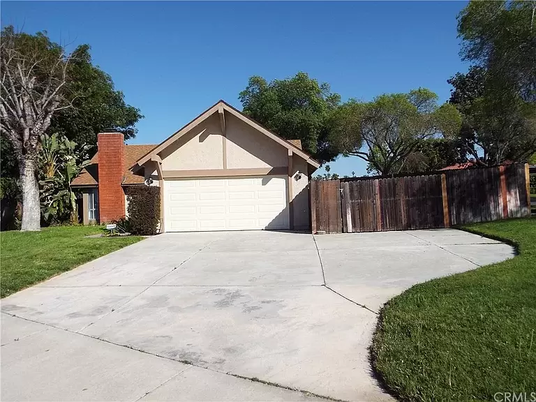 3 beds 2 baths single family home for rent in  Riverside CA 9250