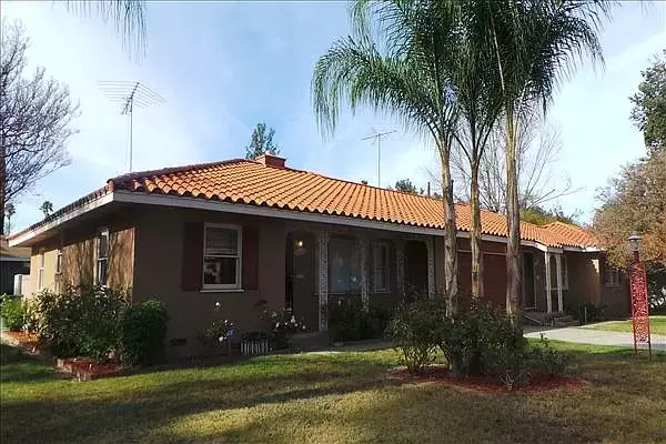 3 beds 1.5 baths single family home for rent in Riverside CA 925