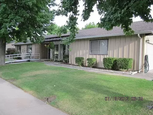 3 beds 2 baths single family home for rent in Modesto CA 95355