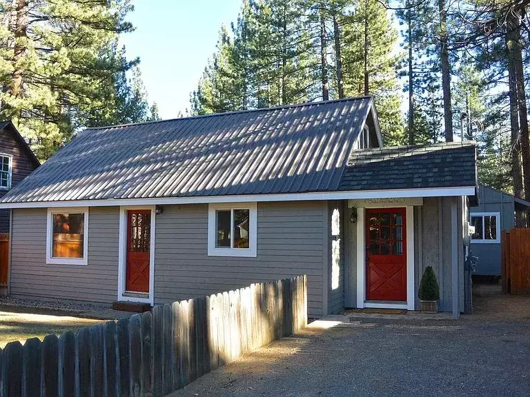 2 beds 1 bath single family home for rent in South Lake Tahoe CA