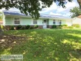 GORGEOUS 3 BEDROOM SINGLE FAMILY HOME WITH GARAGE