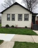 Updated 3Bedrooms 1Bath home - Large Eat-in Kitchen - Fresh inte