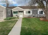 Great Large 3Bedrooms 1bath home Nice neighborhood - near light 