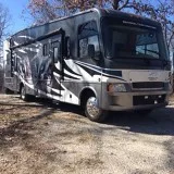Excellent Condition 2012 38 ft. Thor Outlaw wslide Toy Hauler