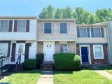 700  3br - 1215ft2 - 3 Bedroom 3 Bathroom townhome located in th