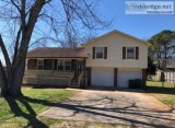 Beautiful 2-story home in Huntsville