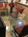GLASS DINNER ROOM TABLE