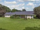 32 home plus bonus room and 5 ACRES
