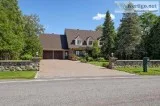 Magnificent property located on the edge of the Ch&acircteauguay