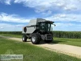 2011 Gleaner R76 Combine