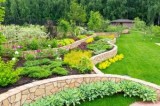 On the Hunt to Hire How to Choose the Right Landscaping Company 