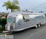 Classic 1975 29 ft. Airstream Land Yacht Ambassador Internationa