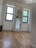3 bedrooms Palmer floor high ceilings