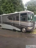 Excellent Condition 2004 37 ft. Gulf Stream Sun Voyager w2 slide
