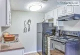 Excellent Location Minutes Away From Restuarants and Shopping