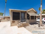Darling 2 bed 1 bath condo.