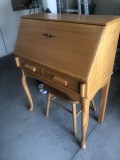Great condition Golden oak Wooden desk with chairs