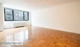 No-Fee Large Studio Separate Kit DM Gym Midtown West