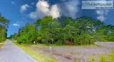 This beautiful vacant lot is in the quiet waterfront town in Mab
