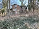 Single Family - Colonial Fixer Upper  - 837 Meyersville Road Gil