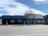 Commercial Building on Corner Lot