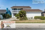 JUST LISTED &quotDiamond-In-The -Rough&quot Large Lakewood Home