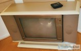 Vintage 1986 White RCA 27-Inch ColorTrak 2000 Television (Stereo