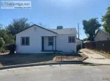Tucked away on a cul-de-sac this home is ready for a tenant. Man