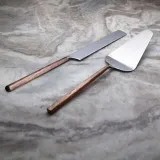 The Perfect Cake Serving Set for Several Generations