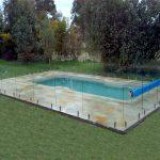 Get the best glass pool fence in Sydney