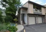 Sunny and Spacious End-Unit in the heart of West Orange