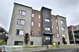 20-door real estate complex for sale Sainte-Anne-des-Plai nes