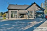 Very profitable framing boutique for sale in Saint-Sauveur