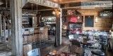 Building for restopub and manufacturerdistrib utor take-out meal