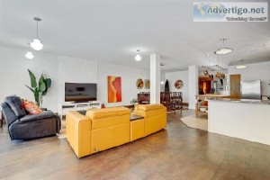 Huge condo more than 90  long MAGNIFICENT  2240 sqft