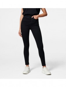 Shop jeans for women online from Forever New