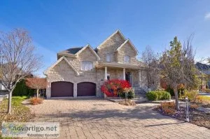 Superb upscale house in Candiac sur le Golf