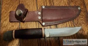 Nice hunting knife with case asking 30