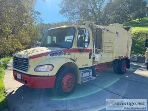 2016 Freightliner w Bridgeport Split Side Load Garbage Truck