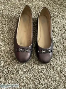 Eggplant color flat in size 9