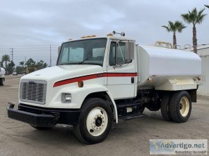 1999 FREIGHTLINER FL70 2000 GALLON BOBTAIL WATER TRUCK 61903221
