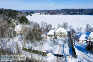 Magnificent and prestigious waterfront house in Shawinigan