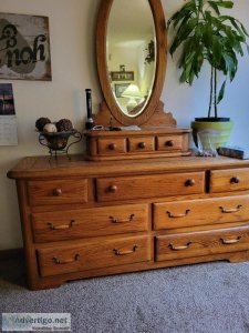 Bedroom dressermirror and bedside tables (2)